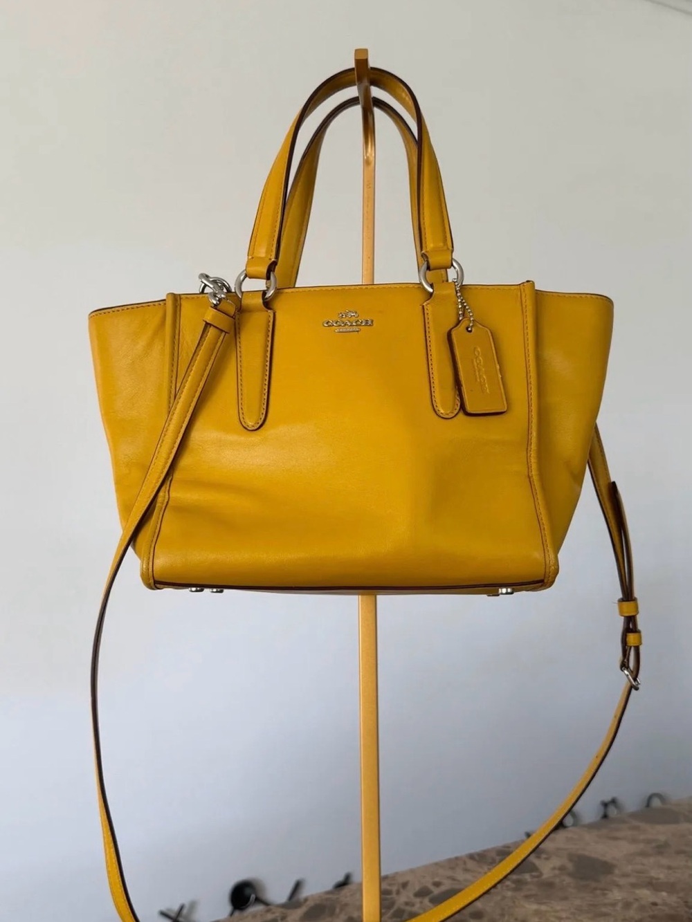 Coach - Mini Carryall in Yellow